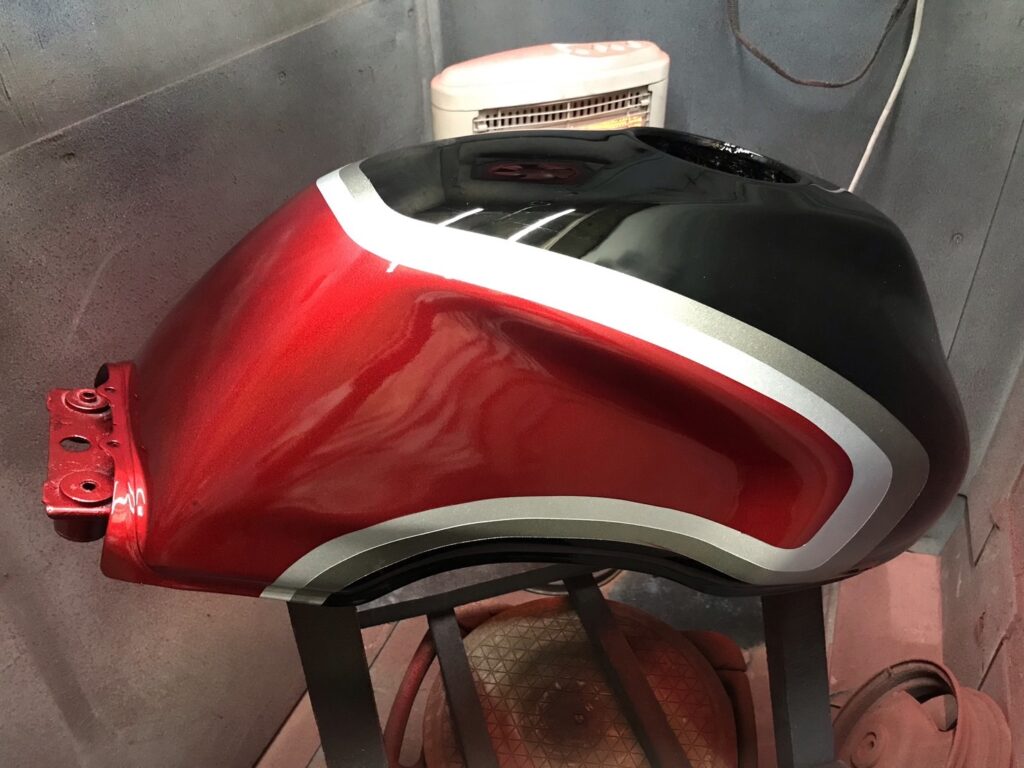 カスタムパーツ取り付け